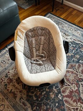 Plush Infant Seat in Cream and Gray - Secure Baby Bouncer